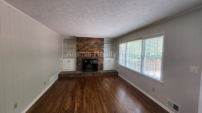 Foto del edificio - 829 Bradford Ct SW