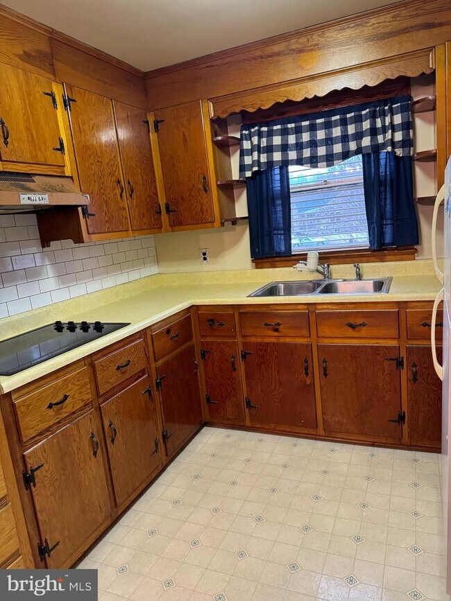 Foto del edificio - 581 Truslow Rd