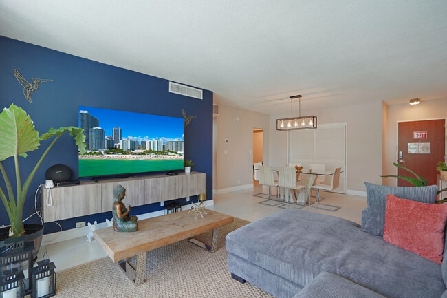Building Photo - 3901 S Ocean Dr