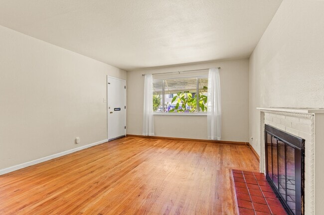 Foto del edificio - Charming Castro Valley Retreat with 2-Car ...