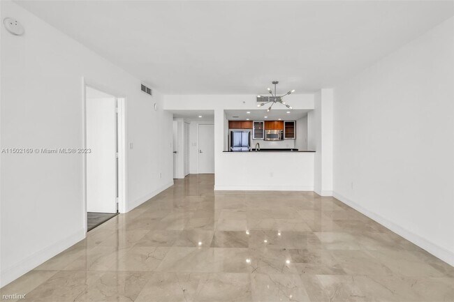 Building Photo - 1 br, 1 bath Condo - 1800 N Bayshore Dr Ap...