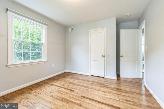 Building Photo - 10904 Devin Pl
