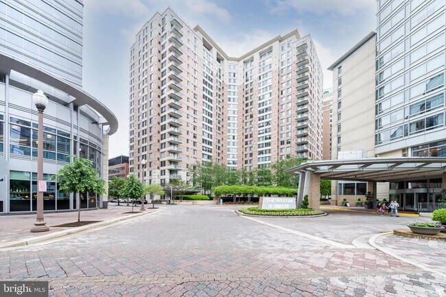Foto del edificio - 851 N Glebe Rd