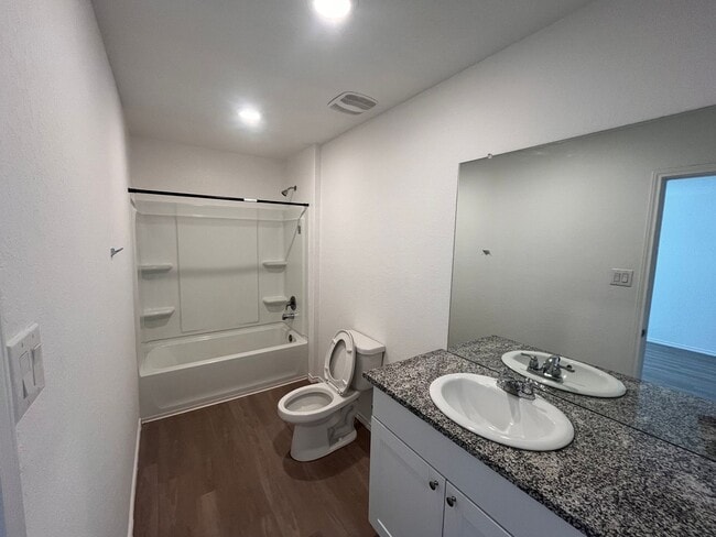 Building Photo - Two story, 4 bed 2.5 bath 2022 Build