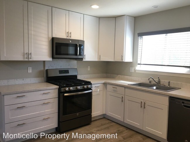 Foto del edificio - 3 br, 2 bath House - 10421 Dakota Avenue