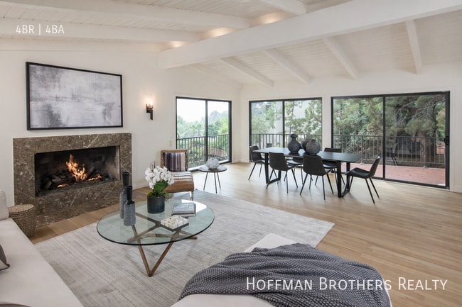 Foto del edificio - 9307 Beverlycrest Dr