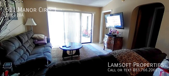 Foto del edificio - 511 Manor Cir
