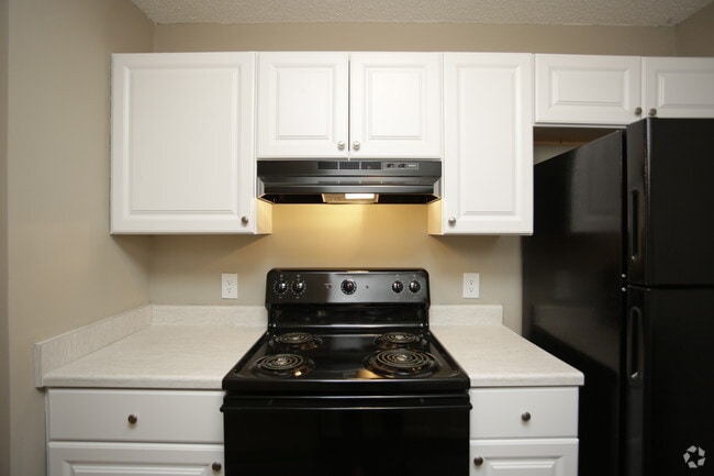 2BR, 1BA - Chadwyk/744 SF - Haverford West