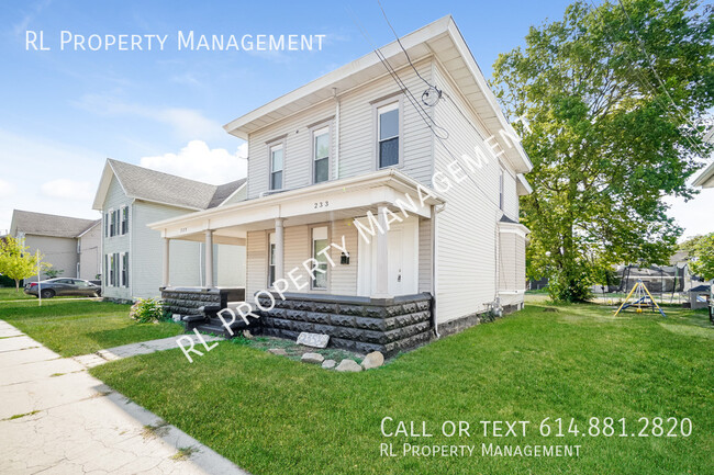 Building Photo - Stunning 2 bedroom 1 bathroom duplex in Ne...