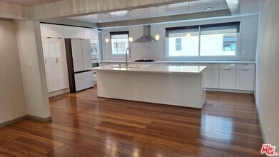 Building Photo - 4751 La Villa Marina