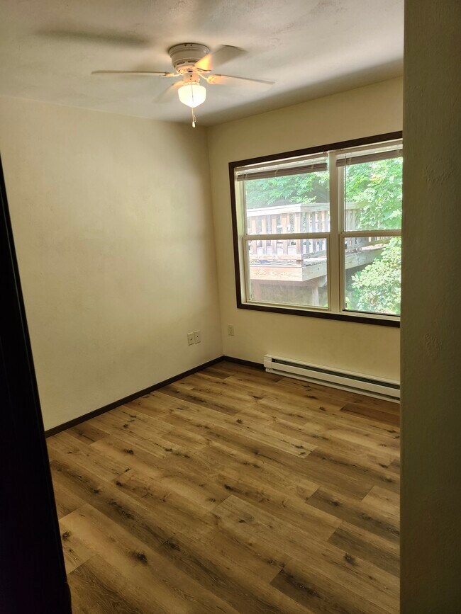 Foto del edificio - 945 W Locust St