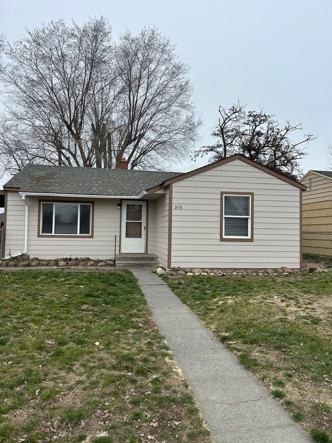 Building Photo - 326 N Mattson Dr