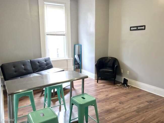 Foto del edificio - 4 br, 2 bath Apartment - 2134 E Carson St