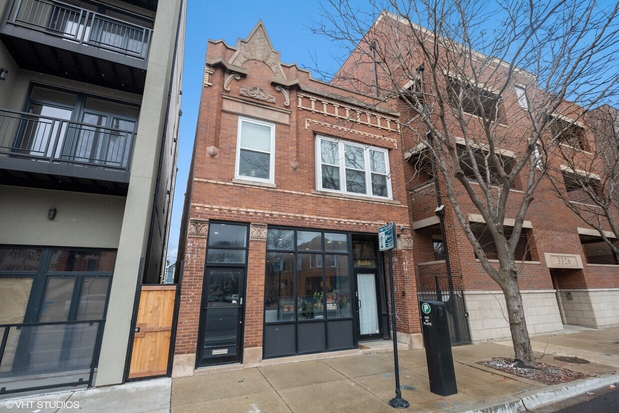 Primary Photo - 3330 W Irving Park Rd