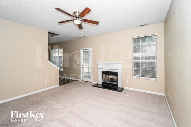 Foto del edificio - 4302 Ravenwood Dr