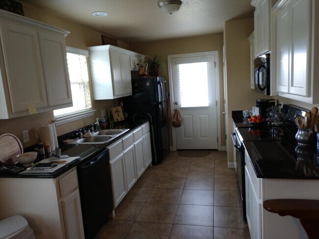 Building Photo - 3110 Weave Ct
