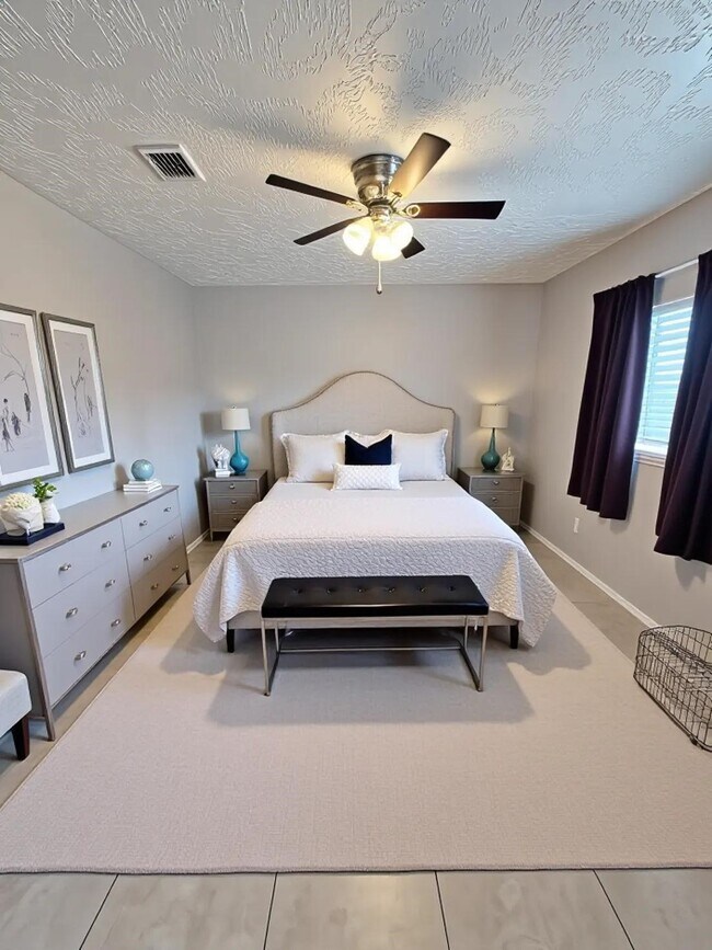 Foto del edificio - 8223 Lone Bridge Ln