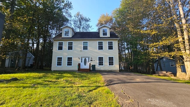 Building Photo - 7150 Robinwood Dr
