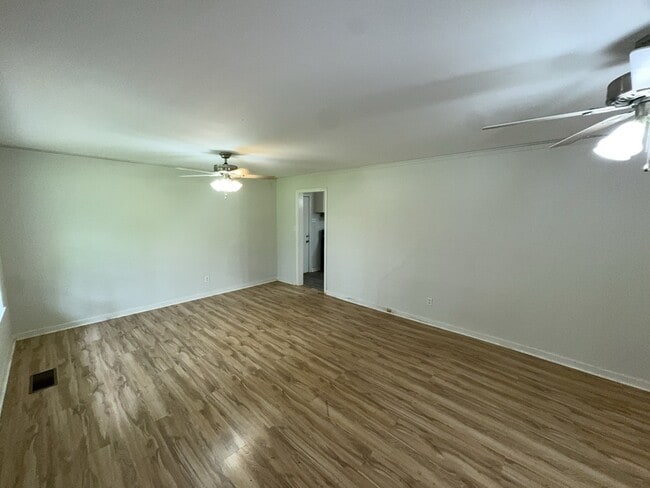 Building Photo - 312 Pine Ridge Rd