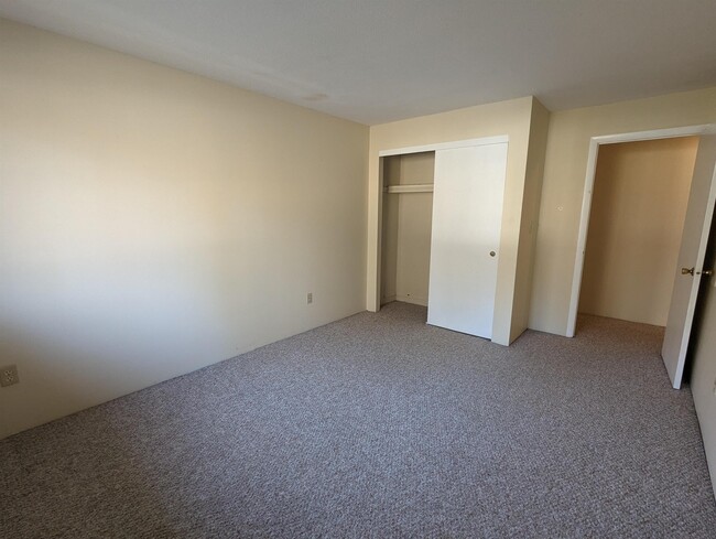 Building Photo - 128 Mammoth Rd