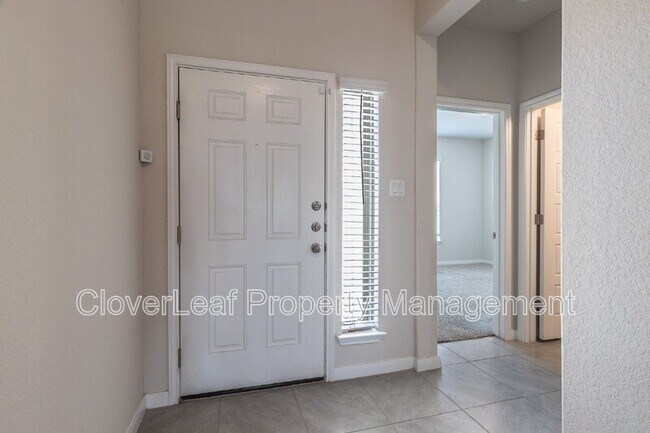 Building Photo - 405 Sika Way