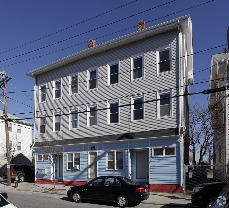 Building Photo - 99 Ives St