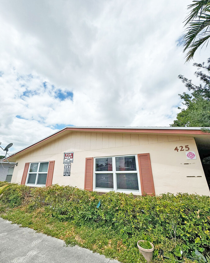Primary Photo - 425 SE 23rd St