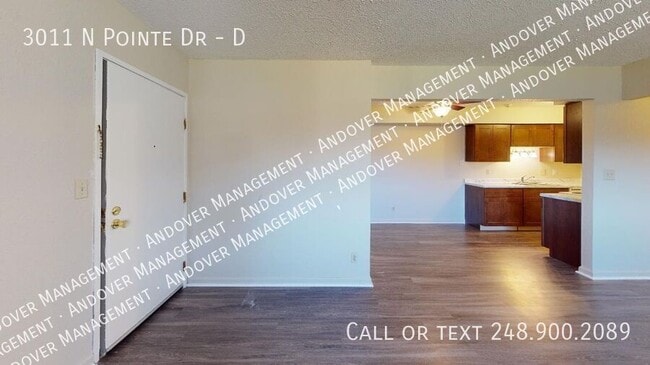 Building Photo - 3011 N Pointe Dr