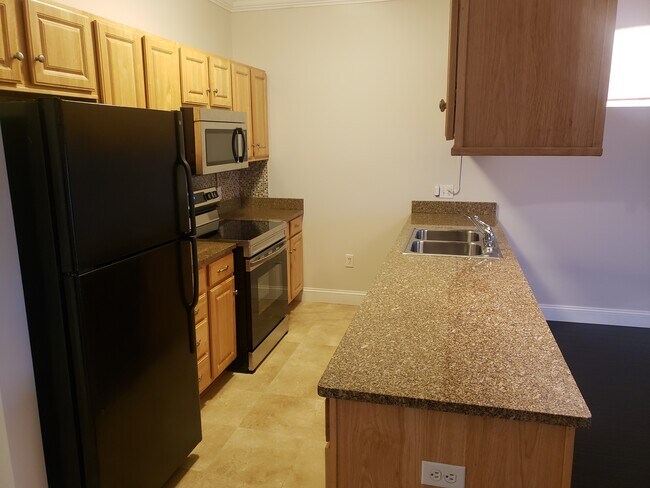 Kitchen - 2636 Suncrest Vlg
