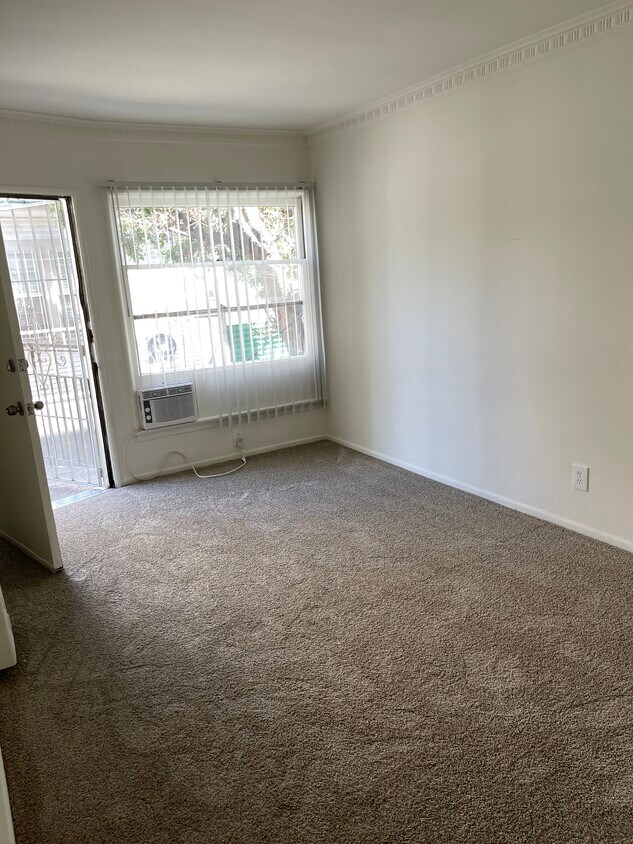 Foto principal - 4818 Franklin Ave