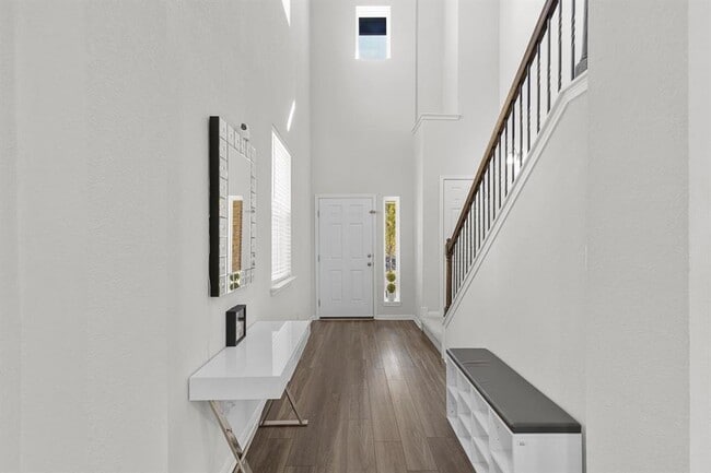 Building Photo - 3201 E College Park Dr