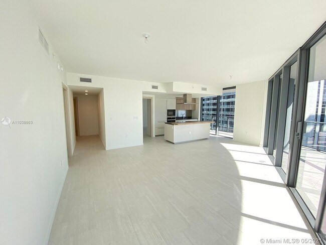 Building Photo - 1000 Brickell Plaza