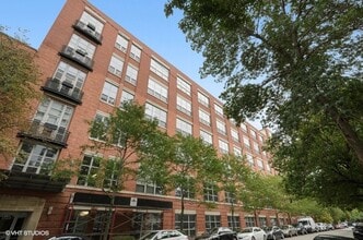 Building Photo - 1735 N Paulina St
