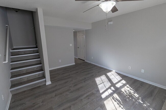 Foto del edificio - Affordable 4 Bedroom Townhouse