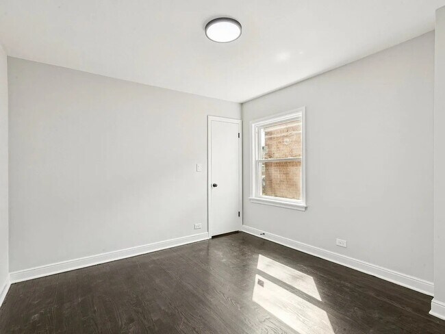 Foto del edificio - 14510 S Emerald Ave