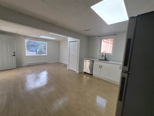 Photo du bâtiment - 10535 Rue Principale