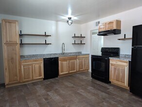 Building Photo - 1812 S Hardy Dr