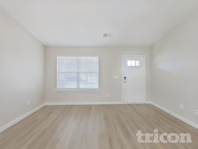 Building Photo - 158 Bonhomme Cir
