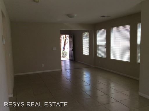 Foto del edificio - 9013 Victor Creek Ave