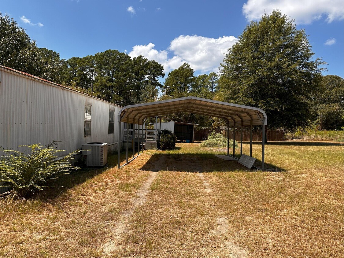 886 Caroline Ln, Bullard, TX 75757