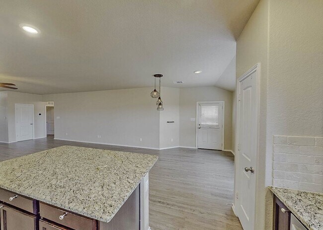 Foto del edificio - Beautiful 3 Bedroom Home in Voss Farms—Open Floor Plan & Great Outdoor Space!