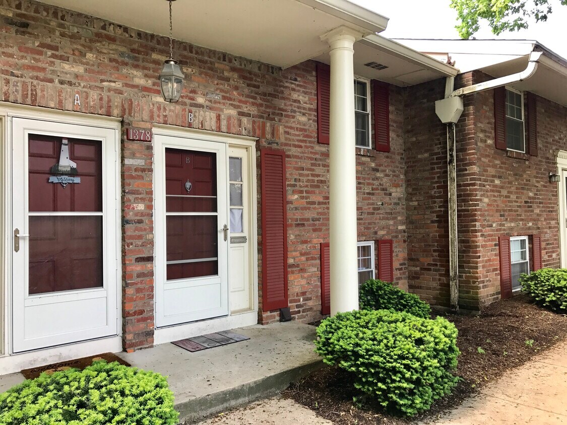 Primary Photo - 1378 Bluff Ave.