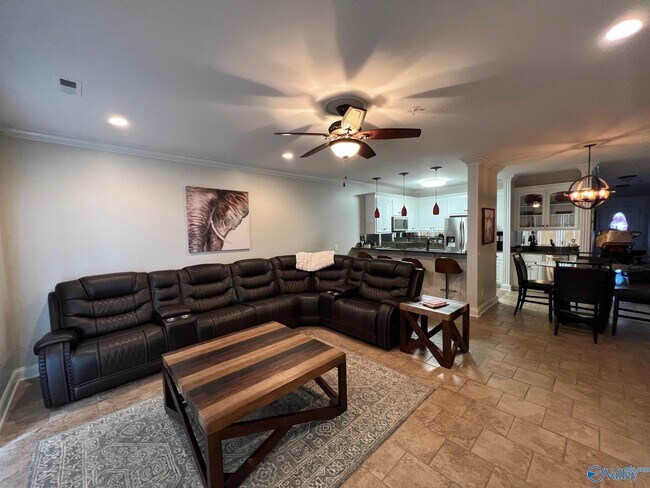 Building Photo - 5590 Bay Village Dr