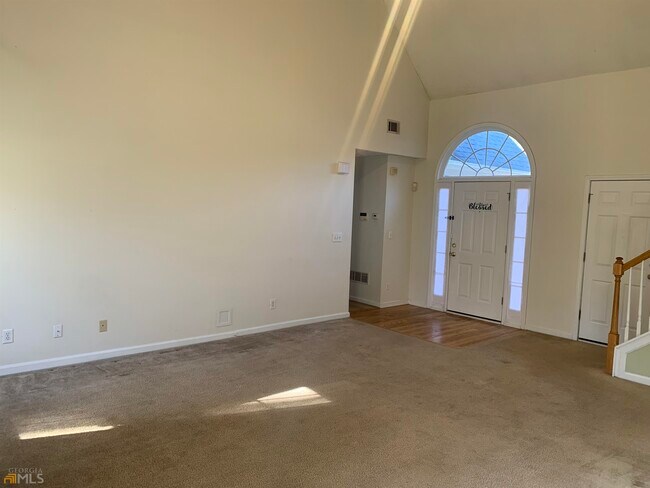 Building Photo - 590 Georgian Hills Dr