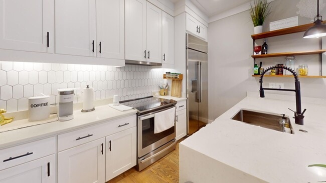 Foto del edificio - Capitol Hill Fully Furnished Three Bedroom...