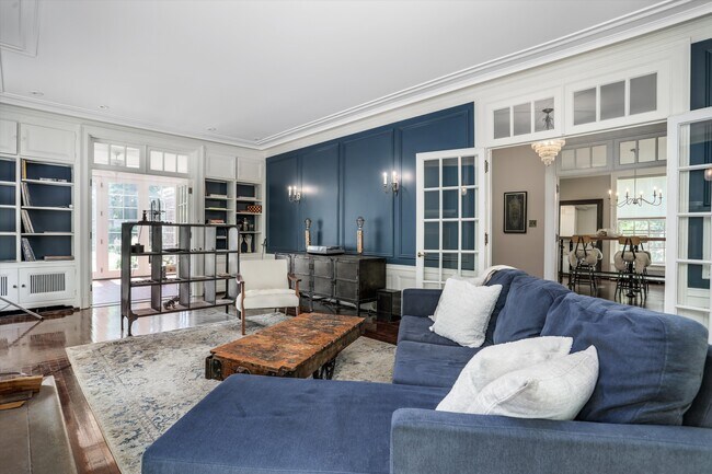 Foto del edificio - 2243 Iroquois St