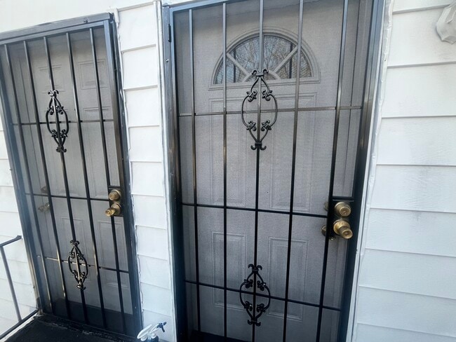 Building Photo - 1886 Phillips Ave