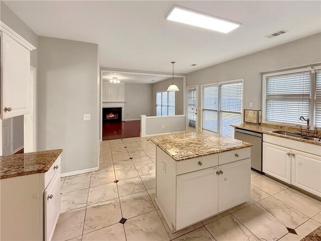 Building Photo - 10650 Hawkhurst Way