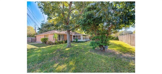 Foto del edificio - 10618 Braewick Dr