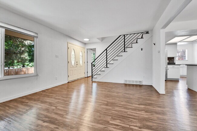 Building Photo - $2,795.00 - 4 Bedroom, 3 Bathroom, Single ...